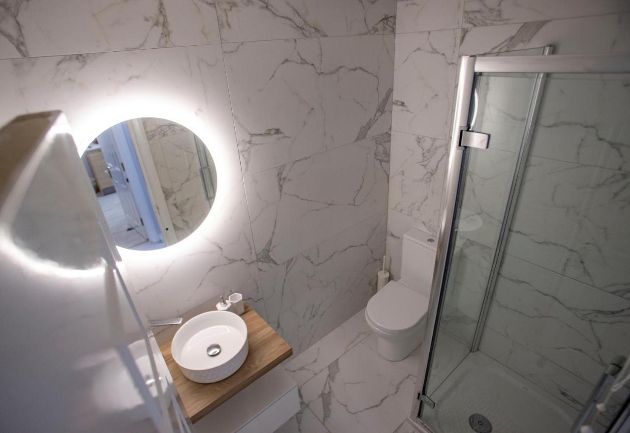 Entire Penthouse Apartment With Sea Views Portrush Esterno foto